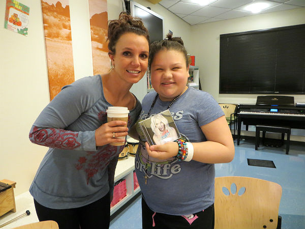 Britney Spears attends art therapy session at children's hospital in LA